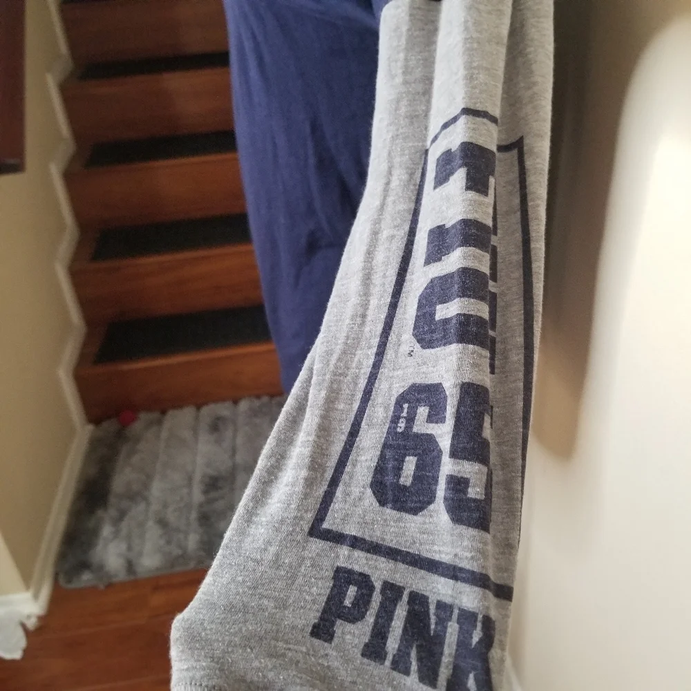 Victorias Secret Pink V-neck Collegiate University - Picture 7 of 8